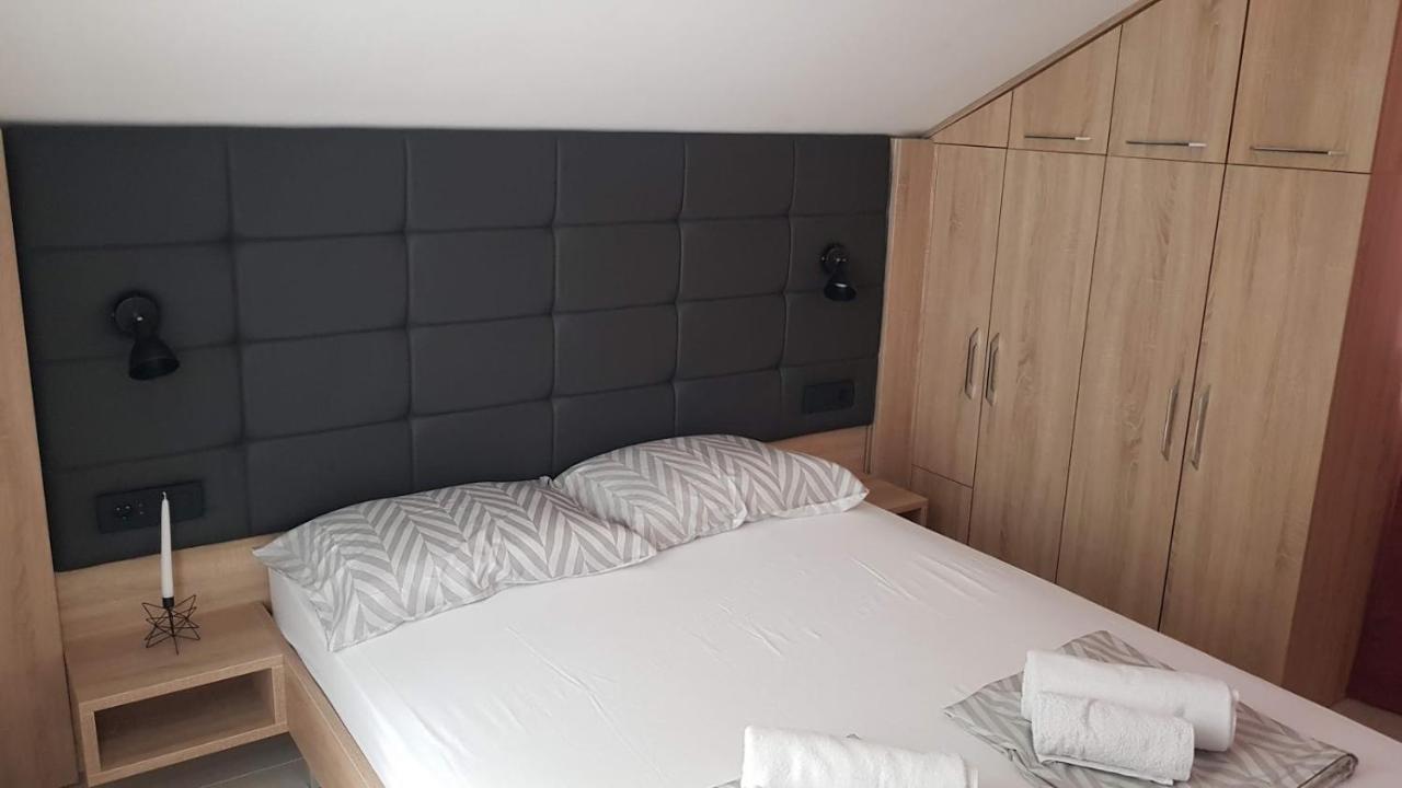 Elizabeta Deluxe Rooms ビオグラード・ナ・モル エクステリア 写真