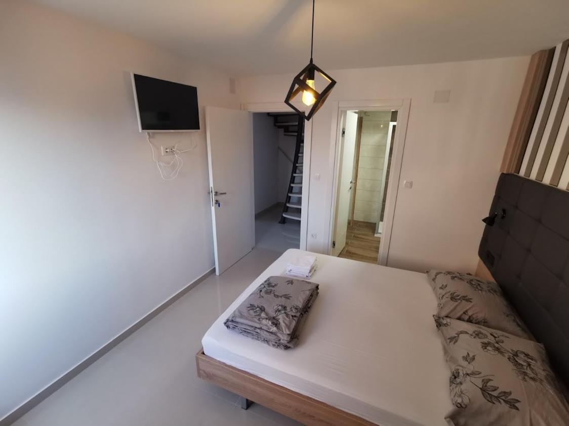 Elizabeta Deluxe Rooms ビオグラード・ナ・モル エクステリア 写真