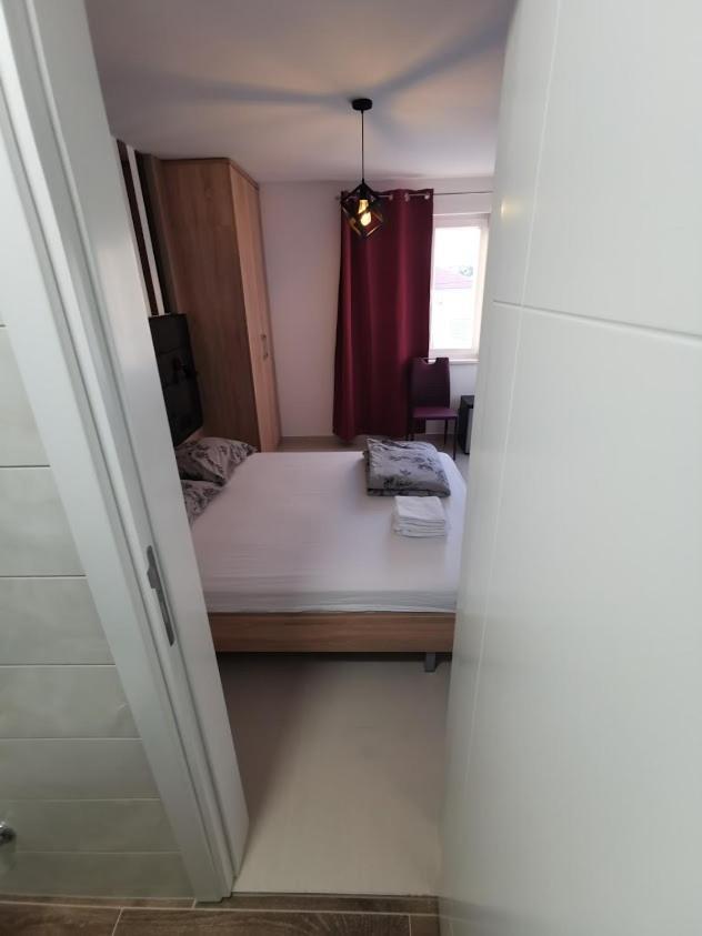 Elizabeta Deluxe Rooms ビオグラード・ナ・モル エクステリア 写真