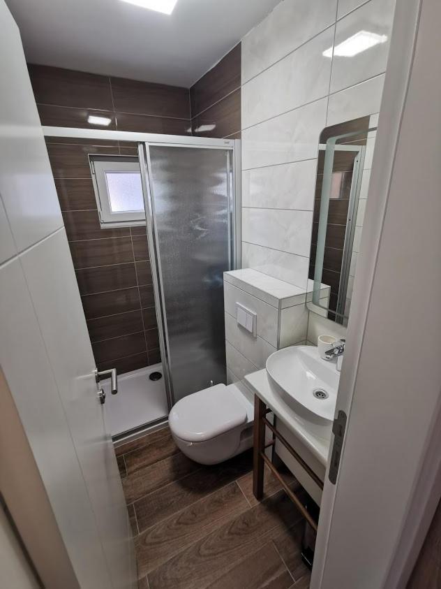 Elizabeta Deluxe Rooms ビオグラード・ナ・モル エクステリア 写真