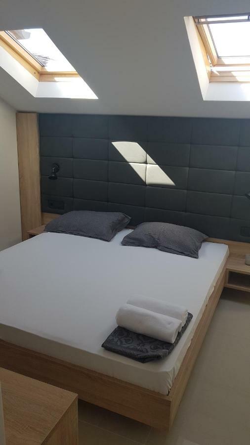 Elizabeta Deluxe Rooms ビオグラード・ナ・モル エクステリア 写真